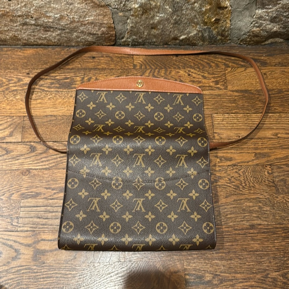Authentic  Louis Vuitton Monogram Bordeaux Shoulder bag - Picture 14 of 17